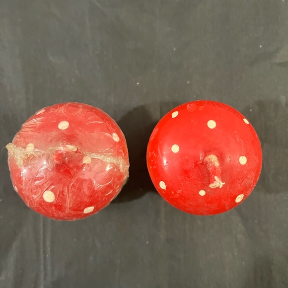 Lot of 2 Red and White Small Mushroom Candles Decor - Picture 4 of 9
